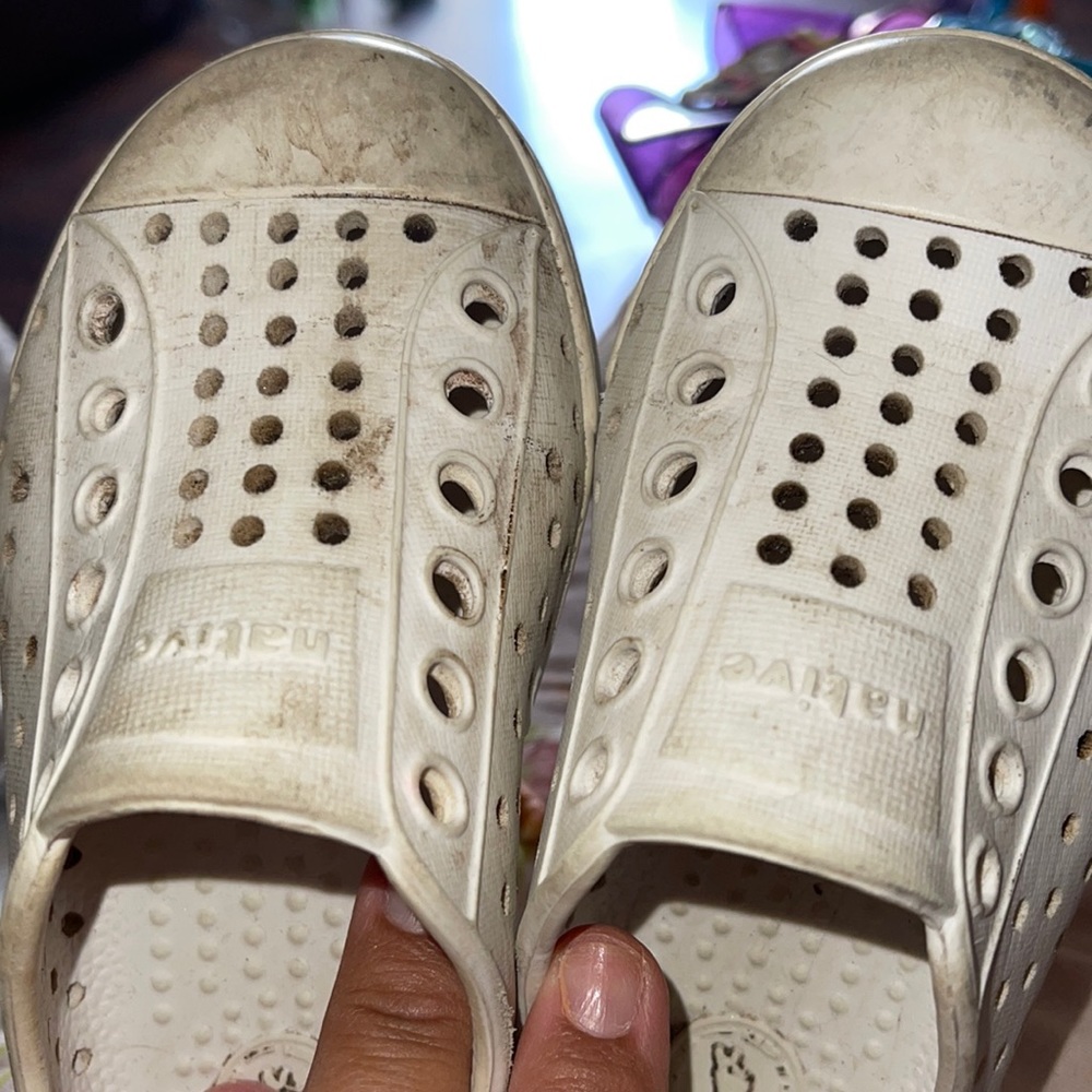 Natives toddler shoes size C6 white need cleaning play condition used condition
